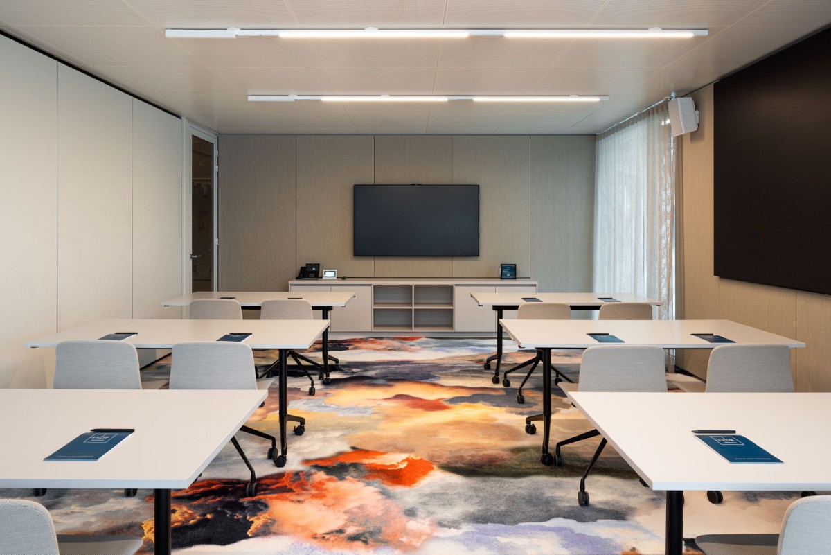 Lennon meeting room